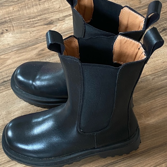 SHEIN Shoes - Trendy chunky leather boots